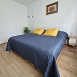Medeni Apartma Apartament Pivka