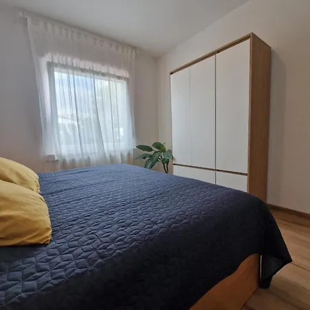 Medeni Apartma * Pivka