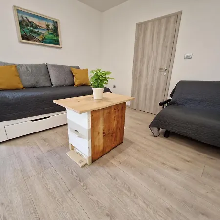 Medeni Apartma * Пивка
