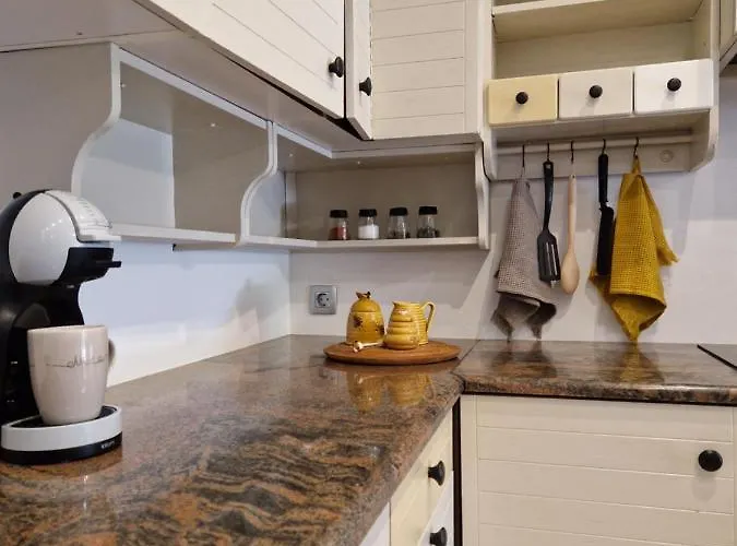 Medeni Apartma * Pivka